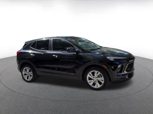 Used 2025 Buick Encore GX Preferred FWD image 2
