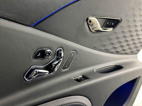 New 2026 Bentley Flying Spur Plug-In Hybrid image 32