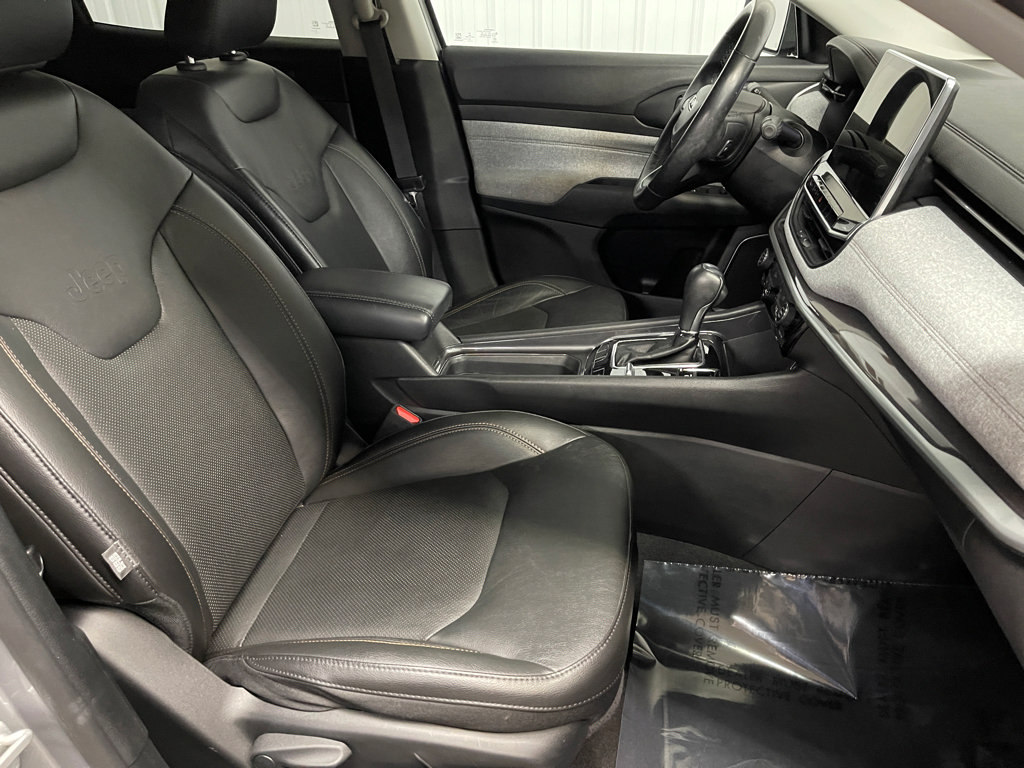 Used 2022 Jeep Compass 4WD image 17