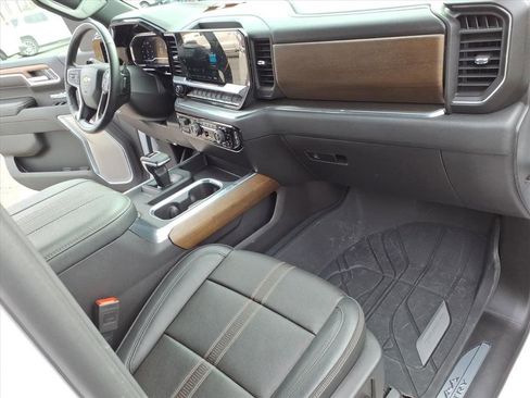 Used 2023 Chevrolet Silverado 1500 High Country w/ High Country Premium Package image 17