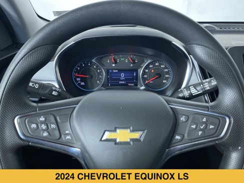 Certified 2024 Chevrolet Equinox LS w/ LS Convenience Package FWD image 3