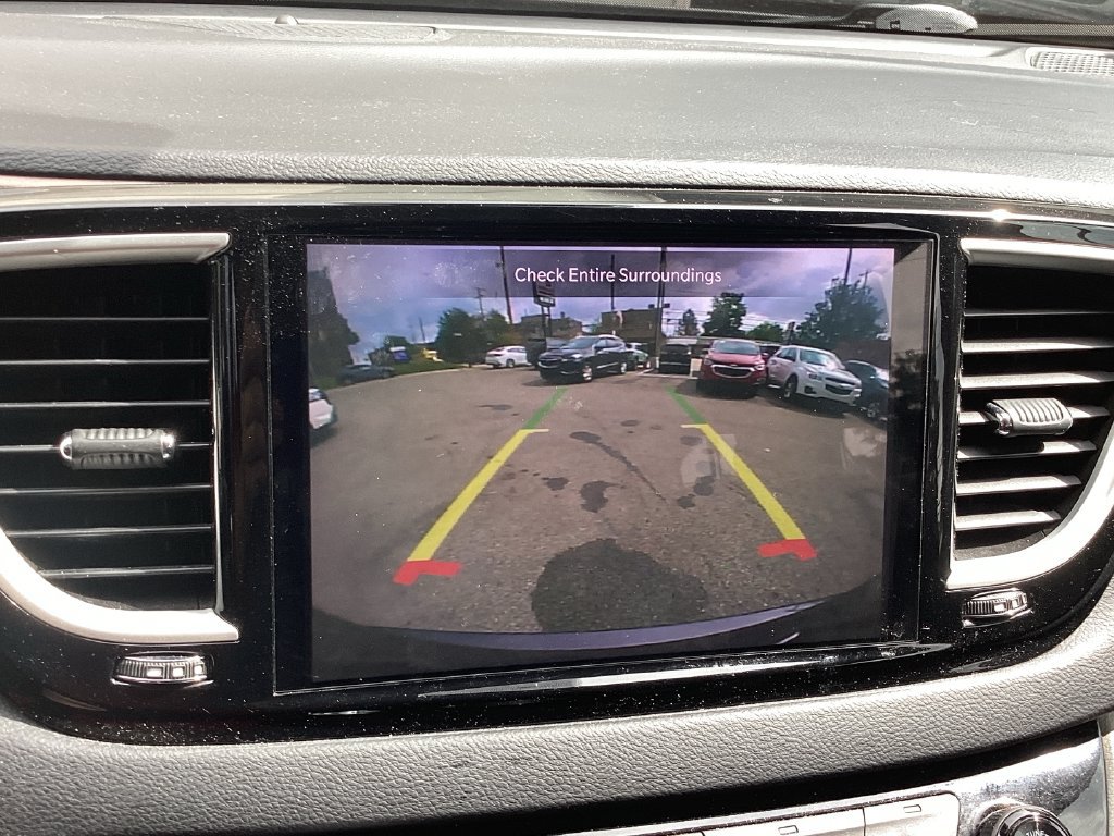 Used 2022 Chrysler Voyager LX FWD image 28