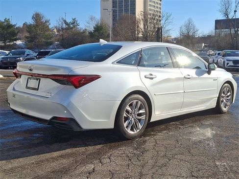 Used 2019 Toyota Avalon XLE image 6