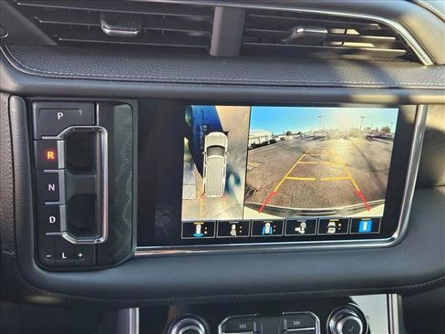 Used 2022 GMC Yukon Denali w/ Denali Premium Package image 14