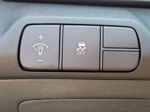 New 2026 Hyundai Elantra SEL Sport FWD image 19