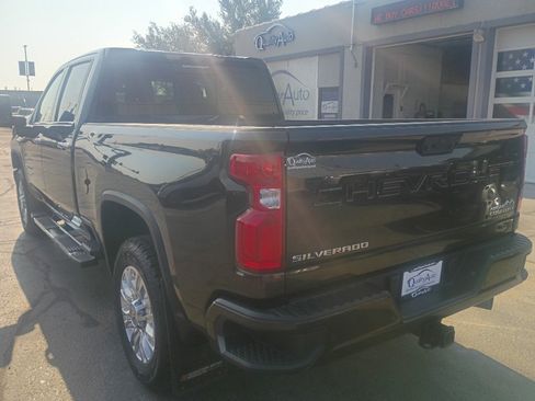 Used 2021 Chevrolet Silverado 2500 High Country w/ Technology Package AWD/4WD image 8