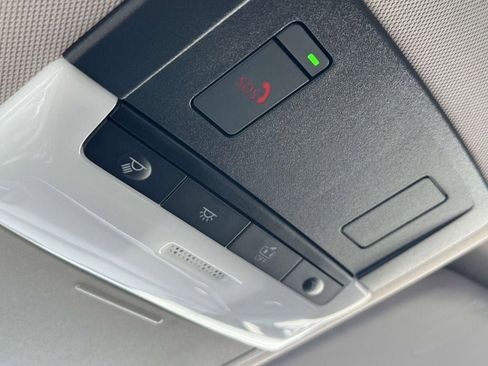 Used 2025 Nissan Rogue SV image 10