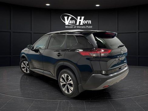 Used 2022 Nissan Rogue SV w/ SV Premium Package AWD/4WD image 3