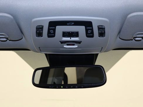Used 2024 Toyota Sienna XLE FWD image 29