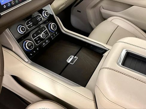 Used 2021 GMC Yukon Denali w/ LPO, Illumination Package image 16