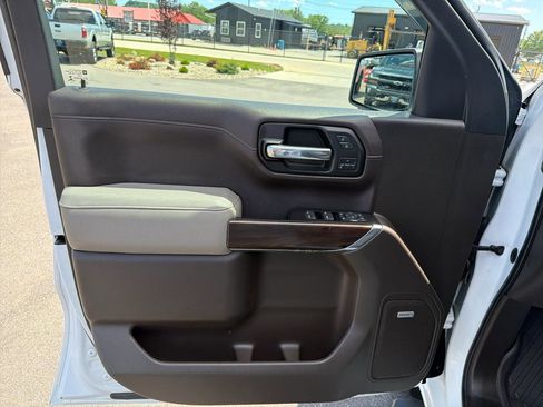 Used 2019 GMC Sierra 1500 SLT w/ SLT Premium Plus Package AWD/4WD image 8