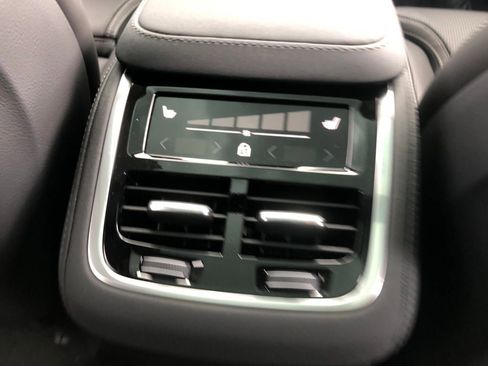 New 2026 Volvo XC90 B5 Ultra w/ Protection Package Premier image 38