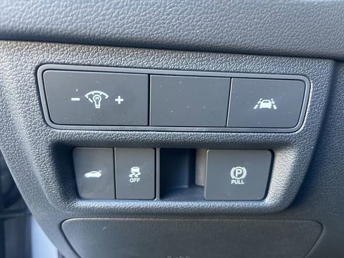 Used 2023 Hyundai Sonata Limited w/ Preferred Accessory Package image 16