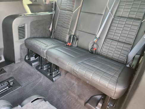 Certified 2023 Cadillac Escalade ESV V AWD/4WD image 15