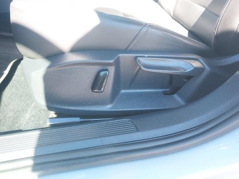 Used 2015 Volkswagen Golf S FWD image 23