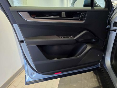 New 2026 Porsche Cayenne Coupe image 25