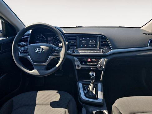 Used 2018 Hyundai Elantra SE w/ SE Connectivity Package 04 FWD image 9