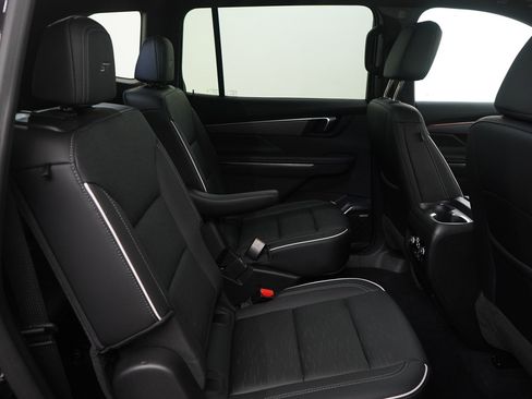 Used 2025 Buick Enclave Sport Touring image 11