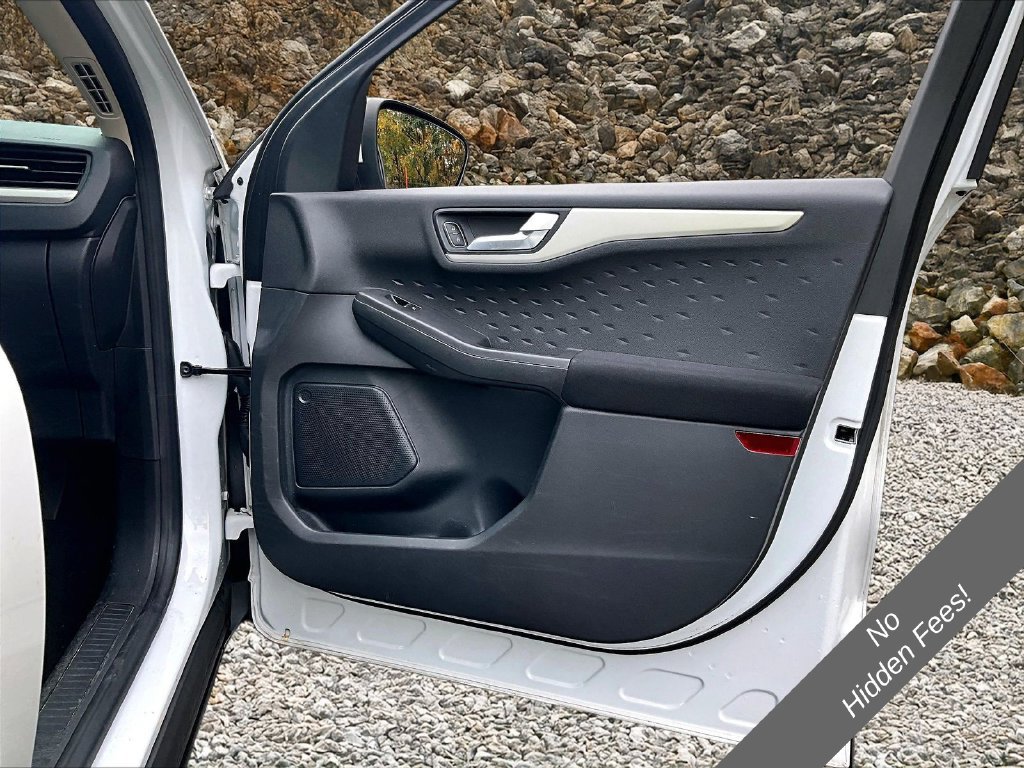 Used 2020 Ford Escape SE FWD image 17