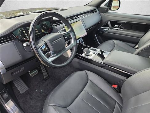 Used 2023 Land Rover Range Rover Long Wheelbase SE image 18