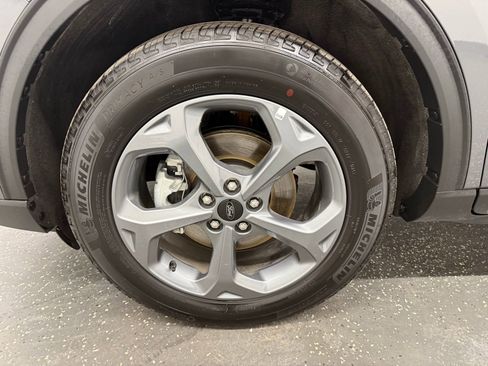 Used 2025 Ford Escape ST-Line image 18