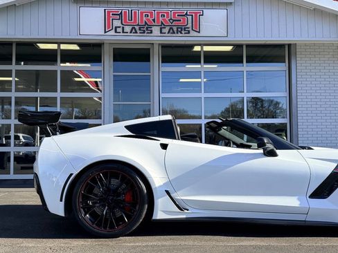 Used 2016 Chevrolet Corvette Z06 w/ 3LZ Preferred Equipment Group image 17