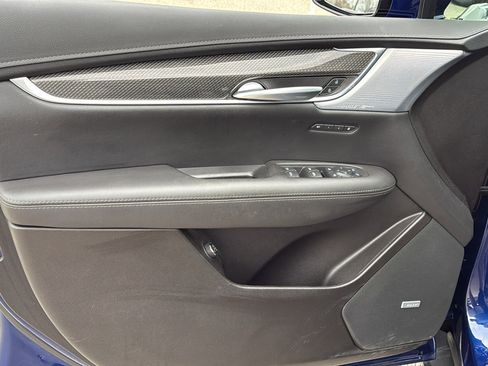 Certified 2024 Cadillac XT5 Sportv w/ Technology Package image 10