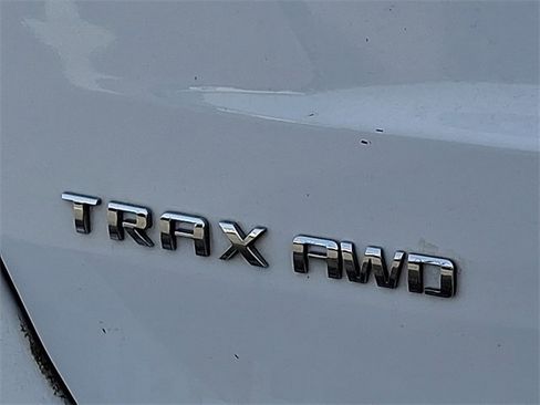 Used 2017 Chevrolet Trax LT w/ LT Convenience Package image 28