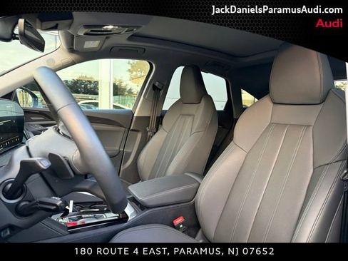Used 2025 Audi Q5 Premium Plus w/ Premium Plus AWD/4WD image 13