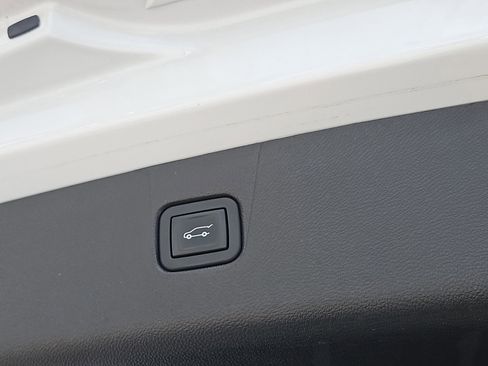 Used 2020 Chevrolet Blazer Premier w/ Driver Confidence II Package image 10