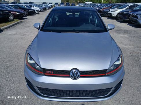 Used 2017 Volkswagen GTI SE FWD image 3