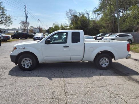 Used 2013 Nissan Frontier S RWD image 6
