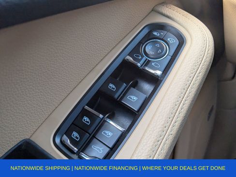 Used 2018 Porsche Macan image 36