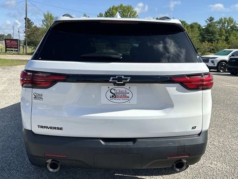 Used 2023 Chevrolet Traverse LT FWD image 4