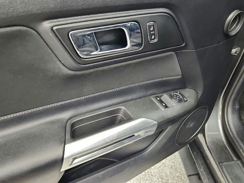 Used 2016 Ford Mustang GT RWD image 12