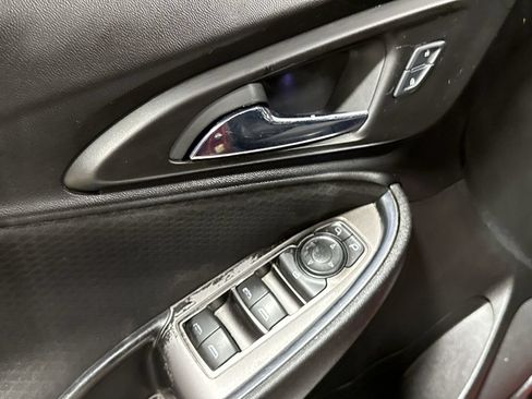Used 2017 Chevrolet Malibu LT FWD image 20