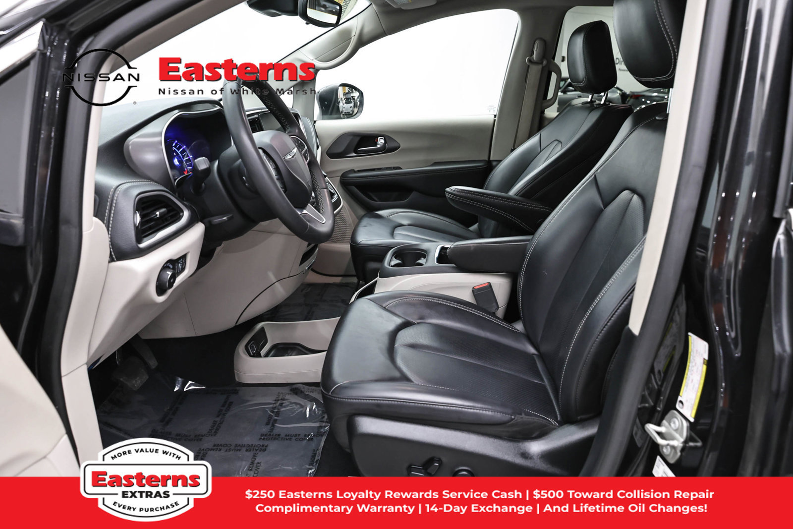 Used 2023 Chrysler Pacifica Touring-L FWD image 14