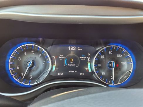 Used 2023 Chrysler Pacifica Touring-L FWD image 34