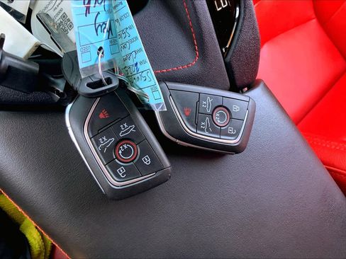 Used 2025 Chevrolet Corvette Stingray Coupe w/ 1LT image 13