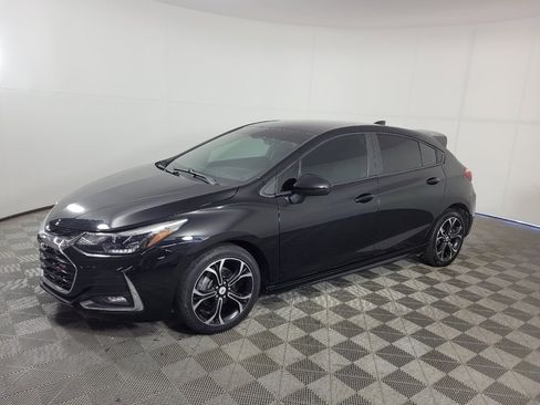 Used 2019 Chevrolet Cruze LT w/ RS Package FWD image 2