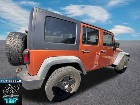 Used 2011 Jeep Wrangler Unlimited Sport w/ Connectivity Group AWD/4WD image 10