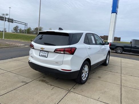 Used 2023 Chevrolet Equinox LS image 10