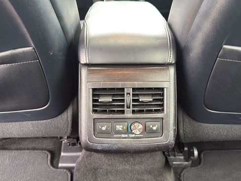 Used 2017 Toyota Avalon Limited image 22