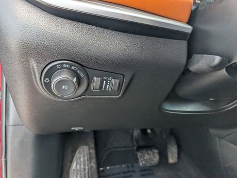 Used 2024 Jeep Compass Limited image 9