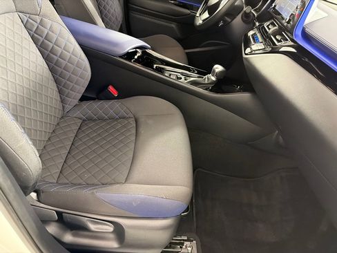 Used 2020 Toyota C-HR XLE image 26