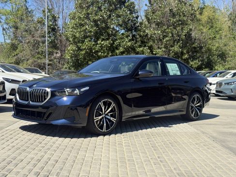 New 2026 BMW 530i w/ M Sport Package RWD image 2