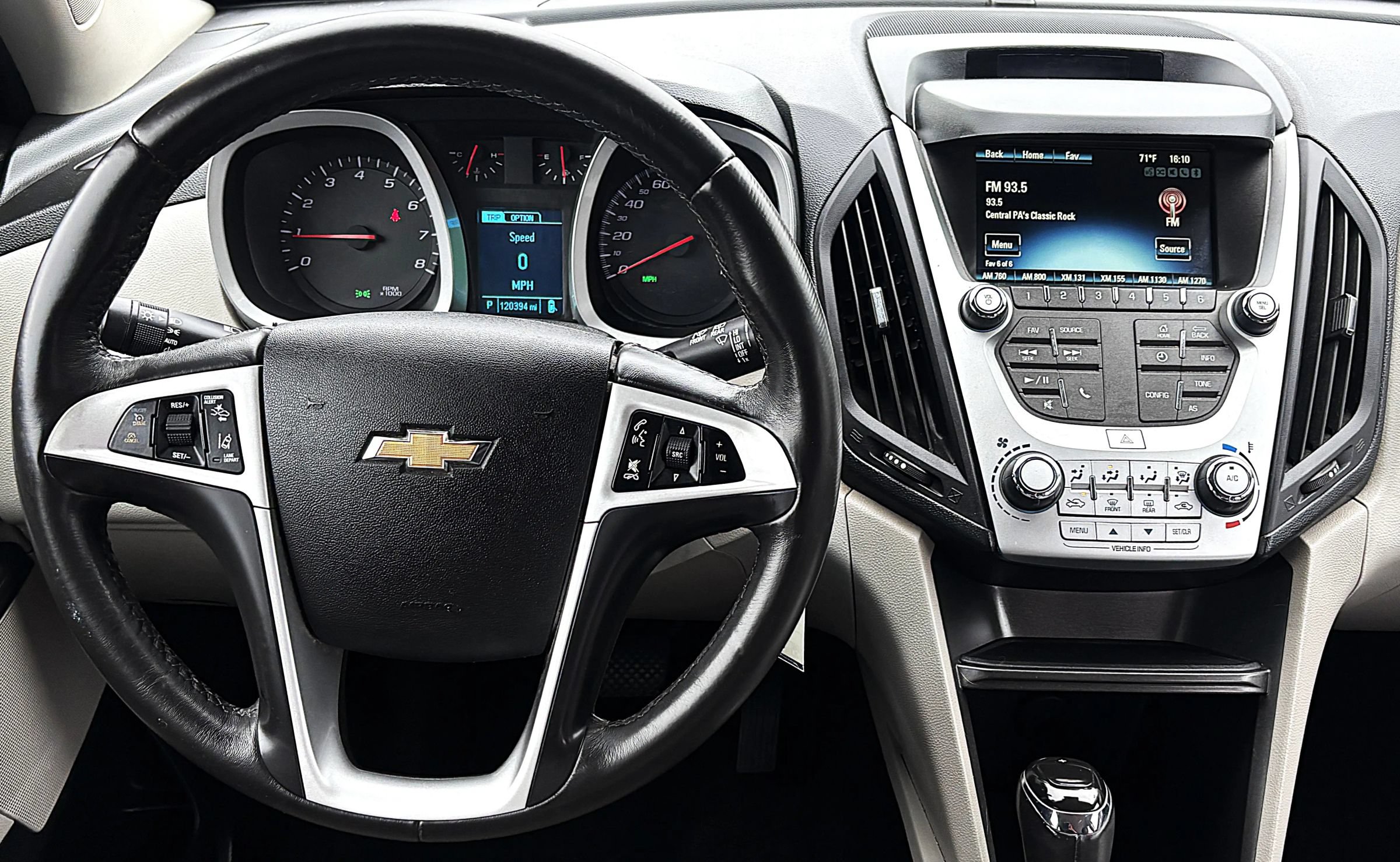 Used 2017 Chevrolet Equinox LT w/ Driver Confidence Package II AWD/4WD image 10