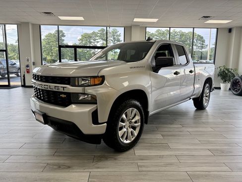 Used 2021 Chevrolet Silverado 1500 Custom w/ Safety Confidence Package AWD/4WD image 3