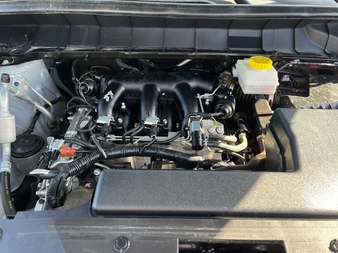 Used 2025 Nissan Pathfinder SV image 34