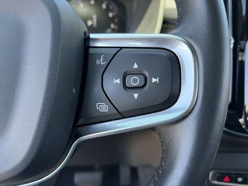 Used 2019 Volvo XC40 T4 Inscription FWD image 23